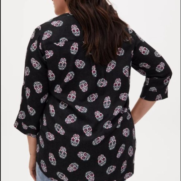 Torrid NWT NEW 4X Sugar Skull Harper Blouse! - Picture 3 of 5